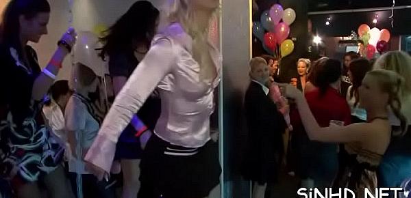 Hot sirens are sharing succulent billibongs and pussies in the club